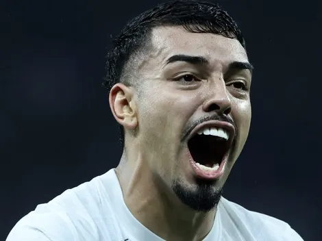 "Contato na perna"; Áudio do VAR chega ao Corinthians sobre lance em Matheus Bidu