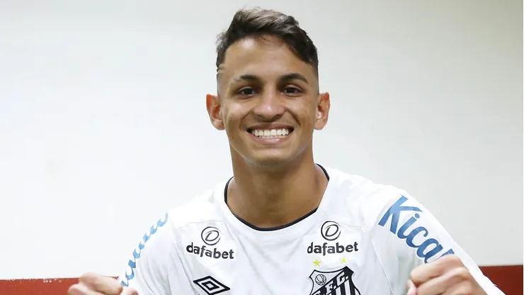 Weslley Patati formado nas categorias de base do Santos. Foto: Pedro Ernesto Guerra Azevedo/Santos FC