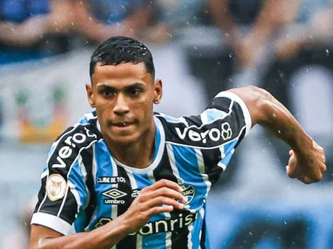 Torcida do Grêmio pede saídas de Bruno Alves e +2 após derrota para o Corinthians