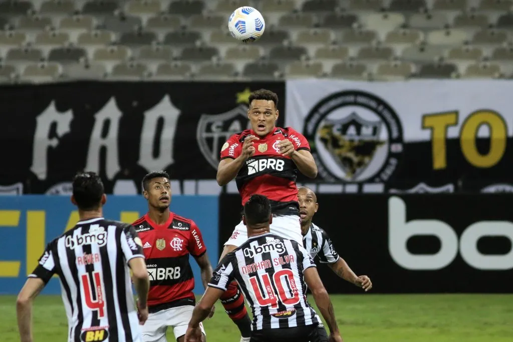Rodrigo Muniz quando atuava dpelo Flamengo  durante partida contra o Atletico Mineiro pelo  Brasileiro  2021. Foto: Fernando Moreno/AGIF