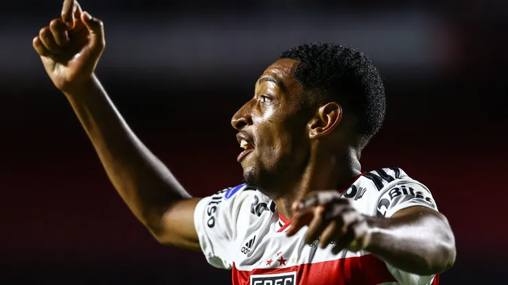 Talles Costa não caiu nas graças de Dorival e pode ser envolvido em troca com Fortaleza - Foto: Marcello Zambrana/AGIF