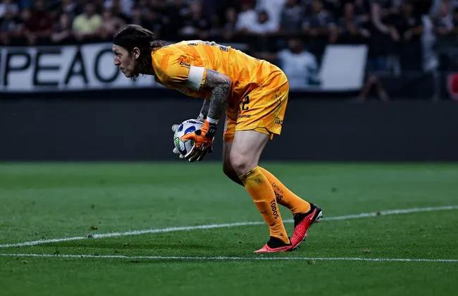 Foto: Fabio Giannelli/AGIF – Cássio protagonizou lance curioso em jogo do Corinthians contra o Atlético-MG