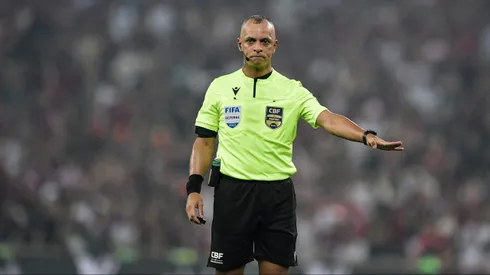 O arbitro Wilton Pereira Sampaio durante partida entre Flamengo e Fluminense no Maracanã. Foto: Thiago Ribeiro/AGIF