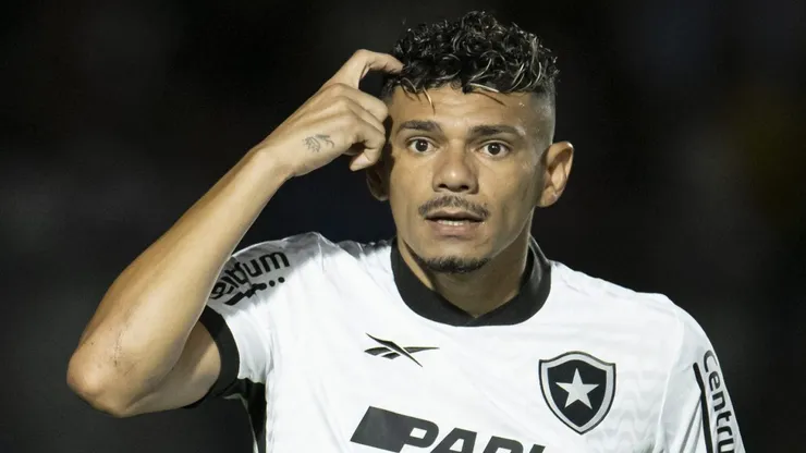 Tiquinho Soares jogador do Botafogo durante partida contra o Vasco no estadio Sao Januario pelo campeonato Brasileiro A 2023. Jorge Rodrigues/AGIF