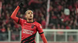 Vitor Roque jogador do Athletico-PR comemora seu gol durante partida contra o Fluminense no estadio Arena da Baixada pelo campeonato Brasileiro A 2023. Foto: Robson Mafra/AGIF