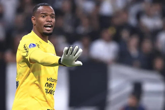 Carlos Miguel, goleiro do Corinthians, durante partida contra o Universitario no estádio Arena Corinthians pelo campeonato Copa Sul-Americana 2023. Foto: Ettore Chiereguini/AGIF