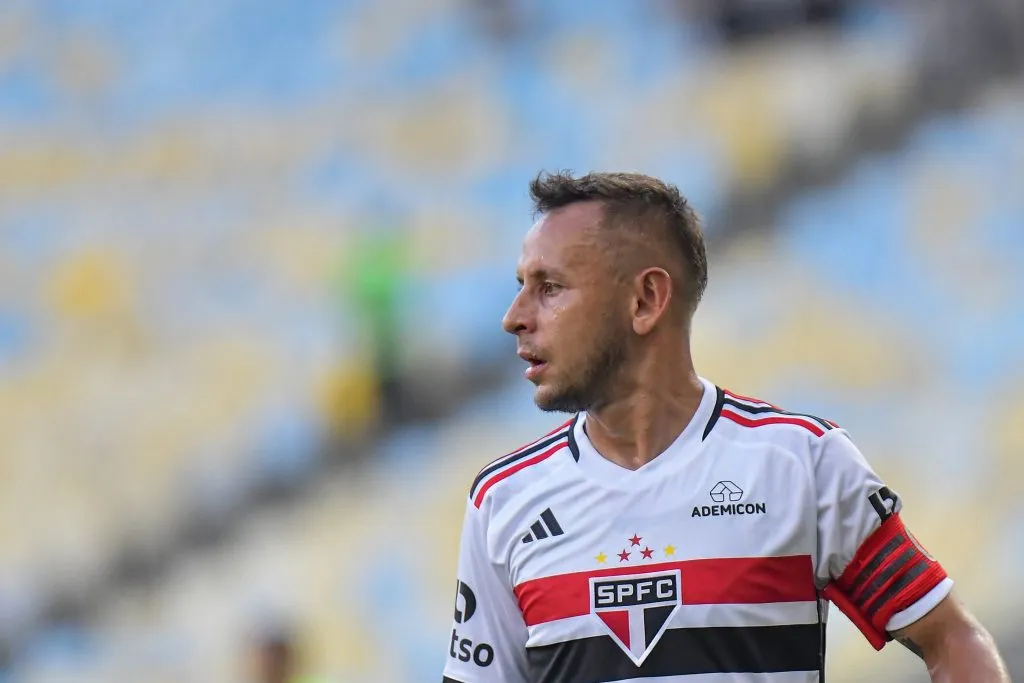 Foto: Thiago Ribeiro/AGIF – Rafinha pode pegar um gancho e ficar fora por até seis jogos