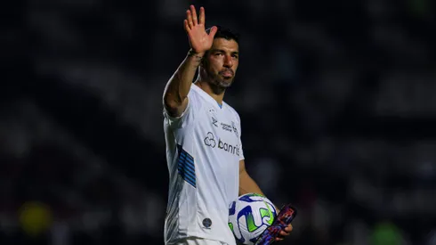 Suárez comemorando contra o Fogo. Foto: Lucas Figueiredo/Getty Images.