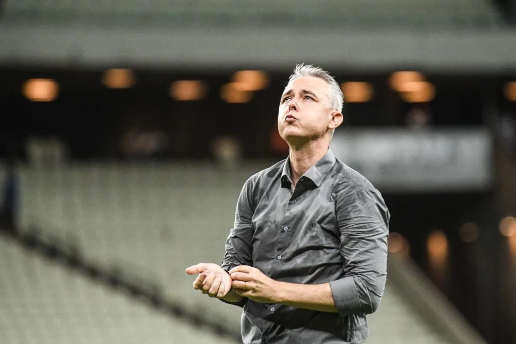 Tiago Nunes comandou clubes como Ceará, Corinthians e Athletico-PR no Brasil – Foto: Kely Pereira/AGIF