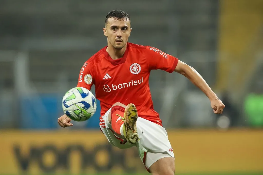 Gustavo Campanharo em ação pelo Colorado. Muitos criticaram a contratação do jogador – Foto: Pedro H. Tesch/AGIF