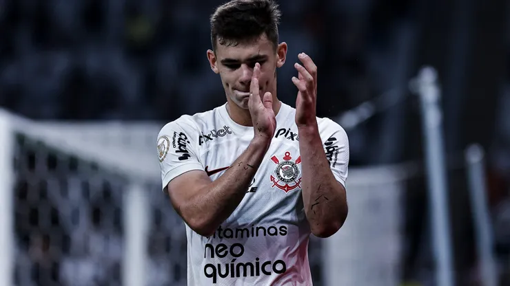 Gabriel Moscardo jogador do Corinthians deixa o campo contra o Atletico-MG na Arena Corinthians pelo campeonato Brasileiro A 2023. Foto: Fabio Giannelli/AGIF