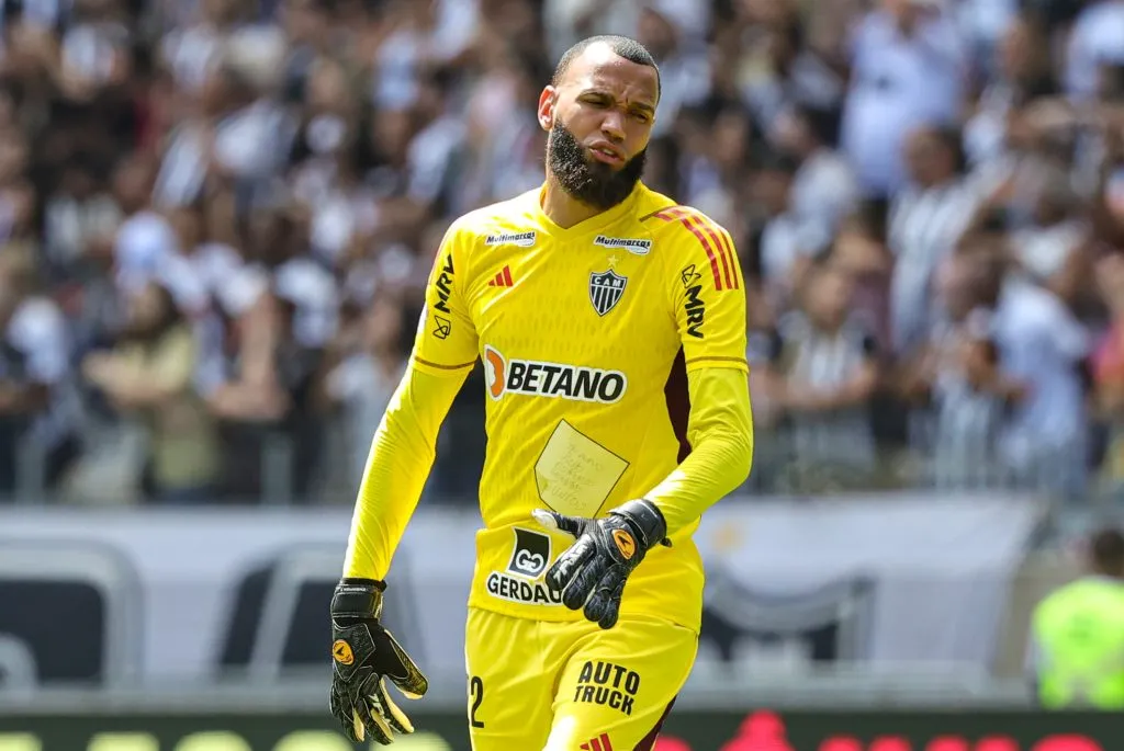 Everson está fora do duelo contra o Goiás – Foto: Gilson Lobo/AGIF