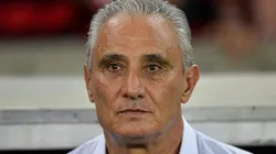 Foto: Thiago Ribeiro/AGIF - Tite comandando o Flamengo em partida válida pelo Campeonato Brasileiro