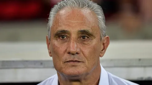 Foto: Thiago Ribeiro/AGIF - Tite comandando o Flamengo em partida válida pelo Campeonato Brasileiro