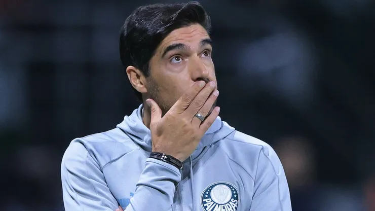 Abel já soma mais de três anos no cargo. Foto: Ettore Chiereguini/AGIF.