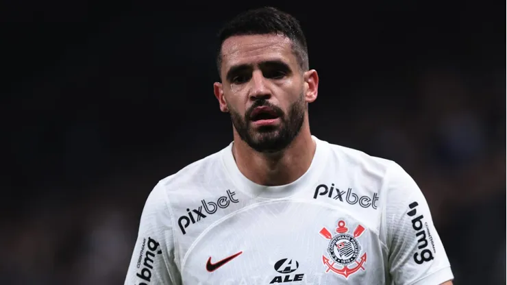 Camisa 8 do Corinthians foi questionado sobre a má fase do companheiro no Corinthians - Foto: Ettore Chiereguini/AGIF - Renato falou do companheiro do Corinthians - Foto: Ettore Chiereguini/AGIF.