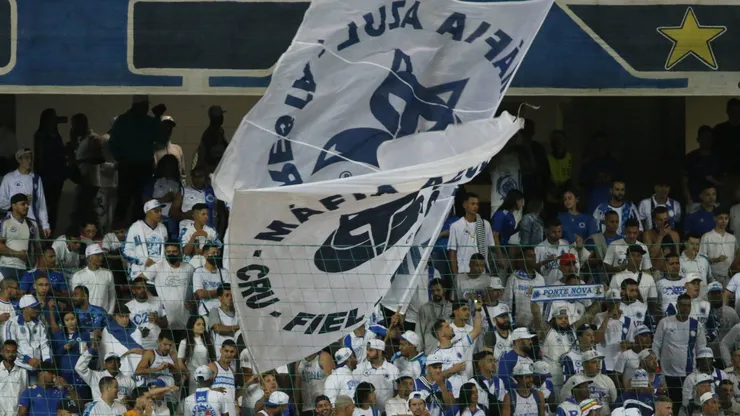 Foto: Fernando Moreno/AGIF - Torcida Máfia Azul se revolta