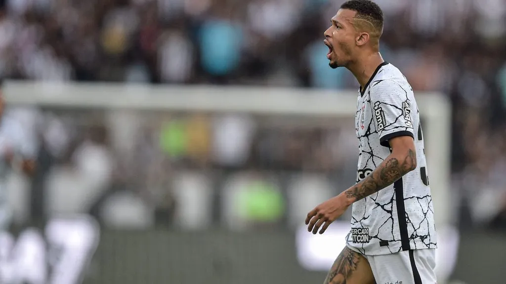 João Victor oferecido ao Flamengo. Foto: Thiago Ribeiro/AGIF