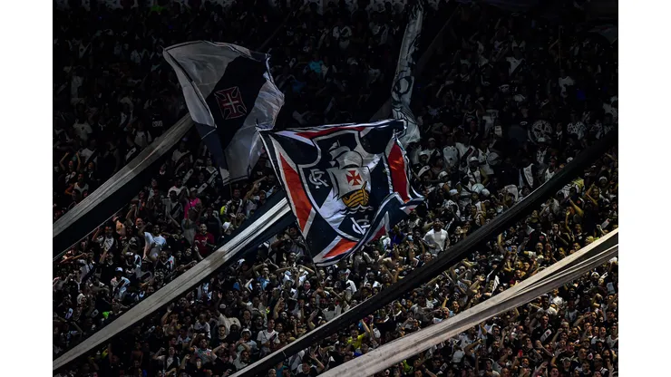 RJ - RIO DE JANEIRO - 06/11/2023 - BRASILEIRO A 2023, VASCO X BOTAFOGO - Torcida do Vasco durante partida contra Botafogo no estádio São Januário pelo campeonato Brasileiro A 2023. Foto: Thiago Ribeiro/AGIF