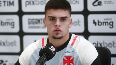 Gabriel Pec ganha atenção especial no Vasco – Foto: Daniel RAMALHO/VASCO