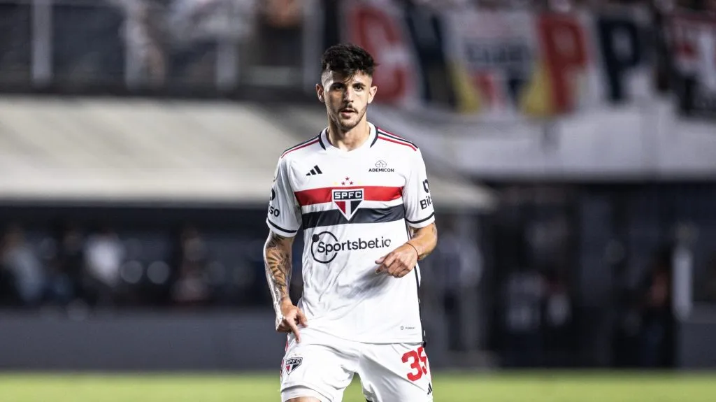 Lucas Beraldo jogador do São Paulo Foto: Abner Dourado/AGIF