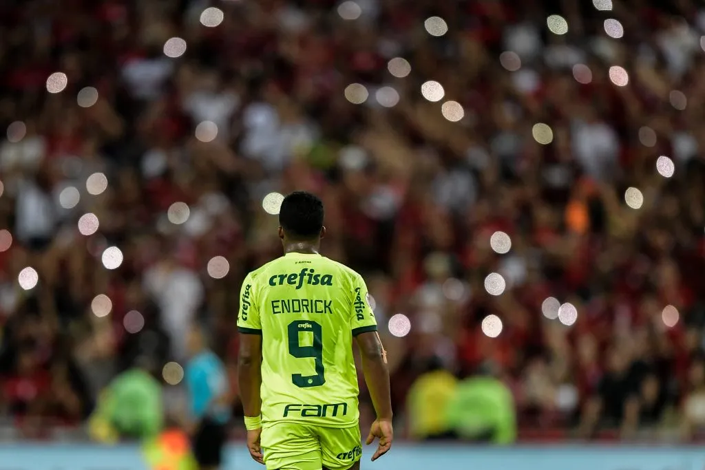 RJ – RIO DE JANEIRO – 08/11/2023 – BRASILEIRO A 2023, FLAMENGO X PALMEIRAS – Endrick jogador do Palmeiras durante partida contra o Flamengo no estadio Maracana pelo campeonato Brasileiro A 2023. Foto: Thiago Ribeiro/AGIF