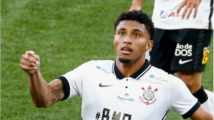 Volante contou detalhes que não gostou de sua passagem no Corinthians - Foto: Marcello Zambrana/AGIF.