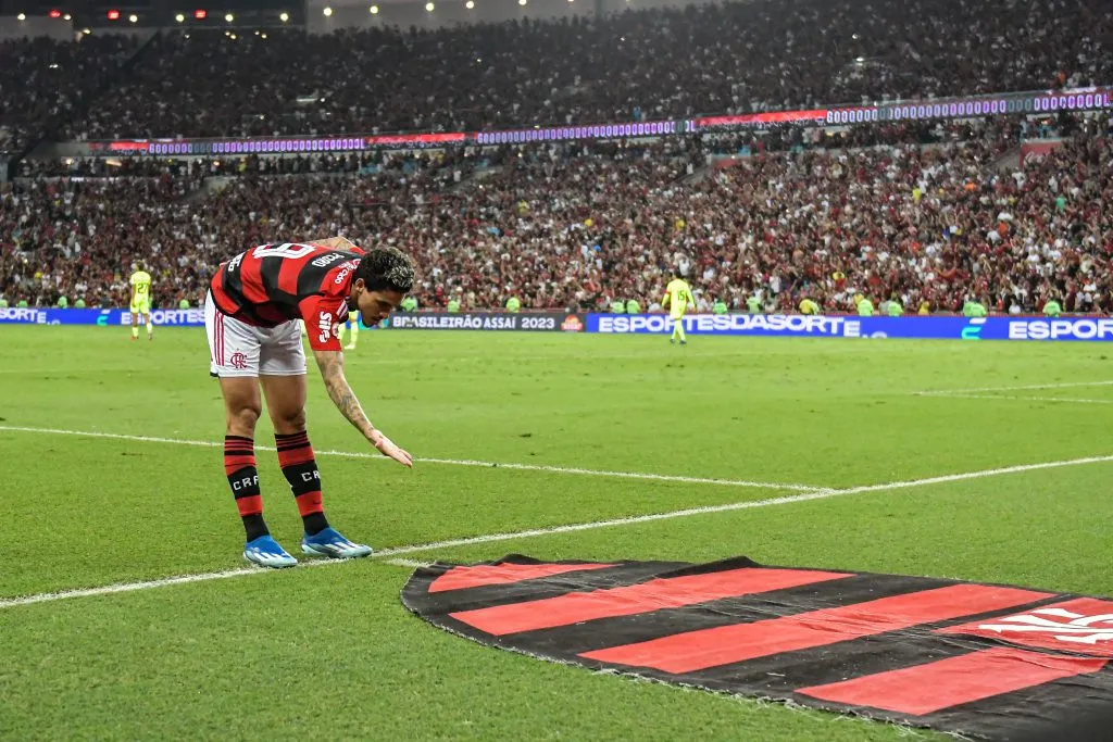 RJ – RIO DE JANEIRO – 08/11/2023 – BRASILEIRO A 2023, FLAMENGO X PALMEIRAS – Pedro jogador do Flamengo comemora seu gol durante partida contra o Palmeiras no estadio Maracana pelo campeonato Brasileiro A 2023. Foto: Thiago Ribeiro/AGIF