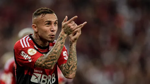 Desde a chegada de Tite, Cebolinha vem recuperando a confiança e o bom futebol. Thiago Ribeiro/AGIF