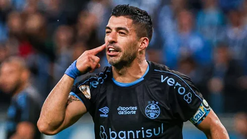 Luis Suarez jogador do Gremio reclama com a arbitragem durante partida contra o Bahia no estadio Arena do Gremio pelo campeonato Brasileiro A 2023. Maxi Franzoi/AGIF