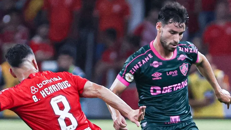 Foto: Maxi Franzoi/AGIF - Bruno Henrique (esq), e Martinelli (dir.), em partida disputada entre Internacional e Fluminense, pela 33ª rodada do Campeonato Brasileiro