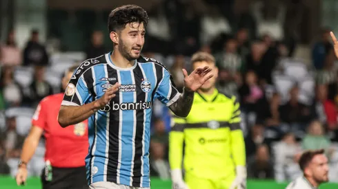 Foto: Robson Mafra/AGIF - Villasanti é cotado no Palmeiras