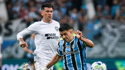 Luis Suarez jogador do Gremio durante partida contra o Botafogo no estadio Arena do Gremio pelo campeonato Brasileiro A 2023. Maxi Franzoi/AGIF