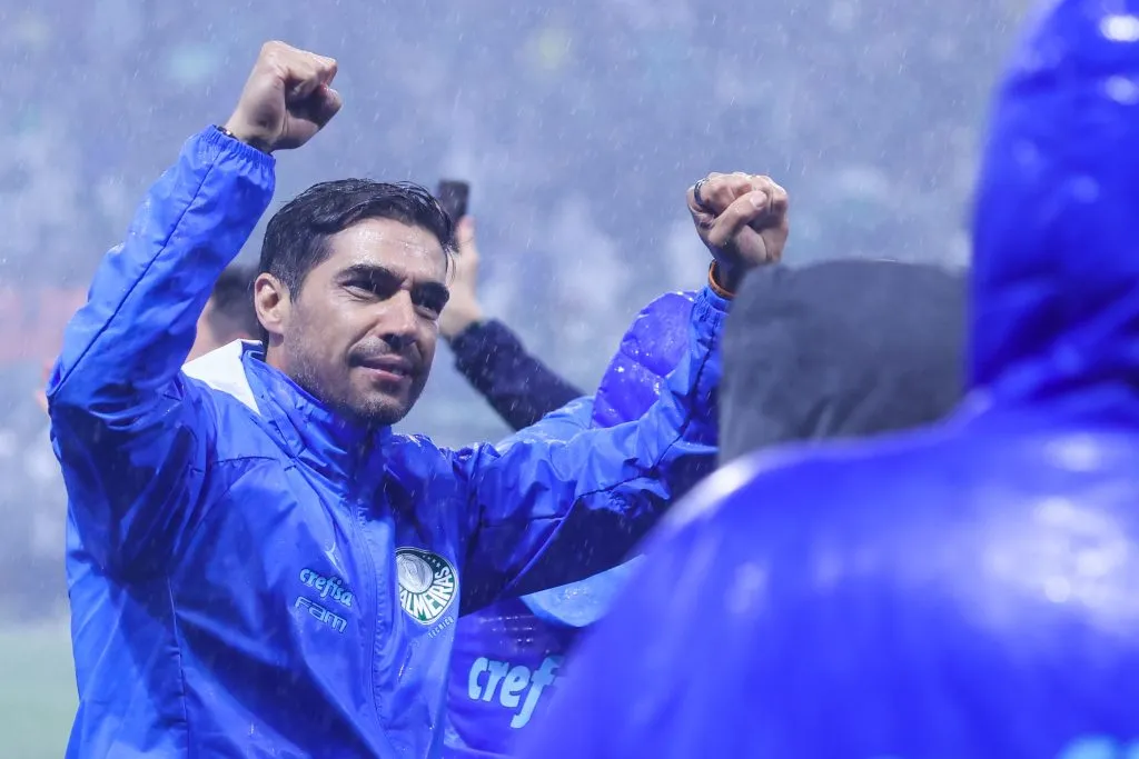 Abel Ferreira tecnico do Palmeiras comemora titulo de campeao apos vitoria contra o Fortaleza em partida no estadio Arena Allianz Parque pela decisao do campeonato Brasileiro A 2022. Foto: Marcello Zambrana/AGIF