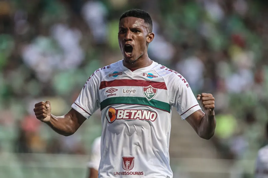 Lelê vem sendo reserva do Fluminense e já recebe sondagem de rivais da Série A – Foto: MARCELO GONÇALVES / FLUMINENSE FC