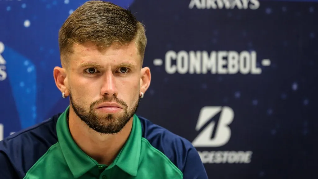 Caio Henrique em coletiva -FOTO: LUCAS MERÇON / FLUMINENSE F.C.