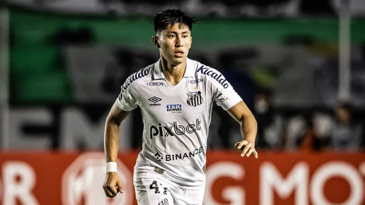 Miguelito em ação com a camisa do Santos. Foto: Raul Baretta/Santos FC