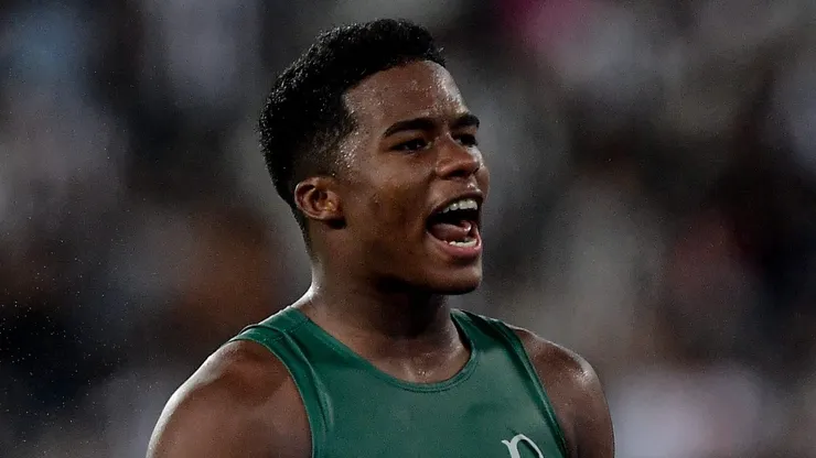 Endrick jogador do Palmeiras comemora vitoria ao final da partida contra o Botafogo no estadio Engenhao pelo campeonato Brasileiro A 2023. Foto: Thiago Ribeiro/AGIF