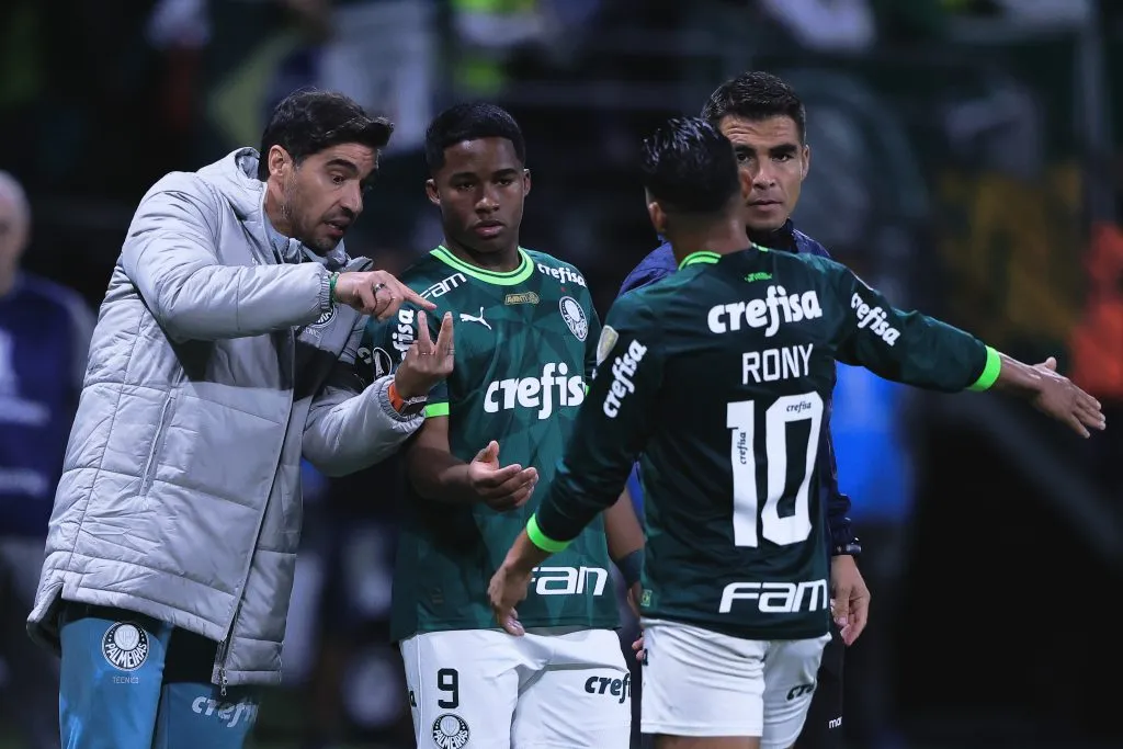 Abel Ferreira tecnico do Palmeiras e Endrick jugador do Palmeiras durante partida contra o Deportivo Pereira no estadio Arena Allianz Parque pelo campeonato Libertadores 2023. Ettore Chiereguini/AGIF