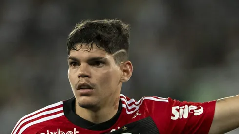 Ayrton Lucas perto de marca importante pelo Flamengo. Foto: Jorge Rodrigues/AGIF