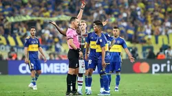 Wilmar Roldan expulsa Fabra após tapa em Nino. Foto: Raul Sifuentes/Getty Images.