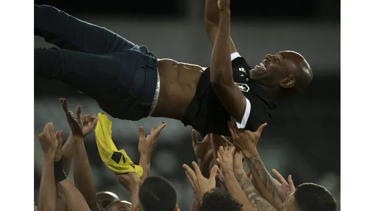 Cláudio Caçapa foi bem no Botafogo. Foto: Jorge Rodrigues/AGIF