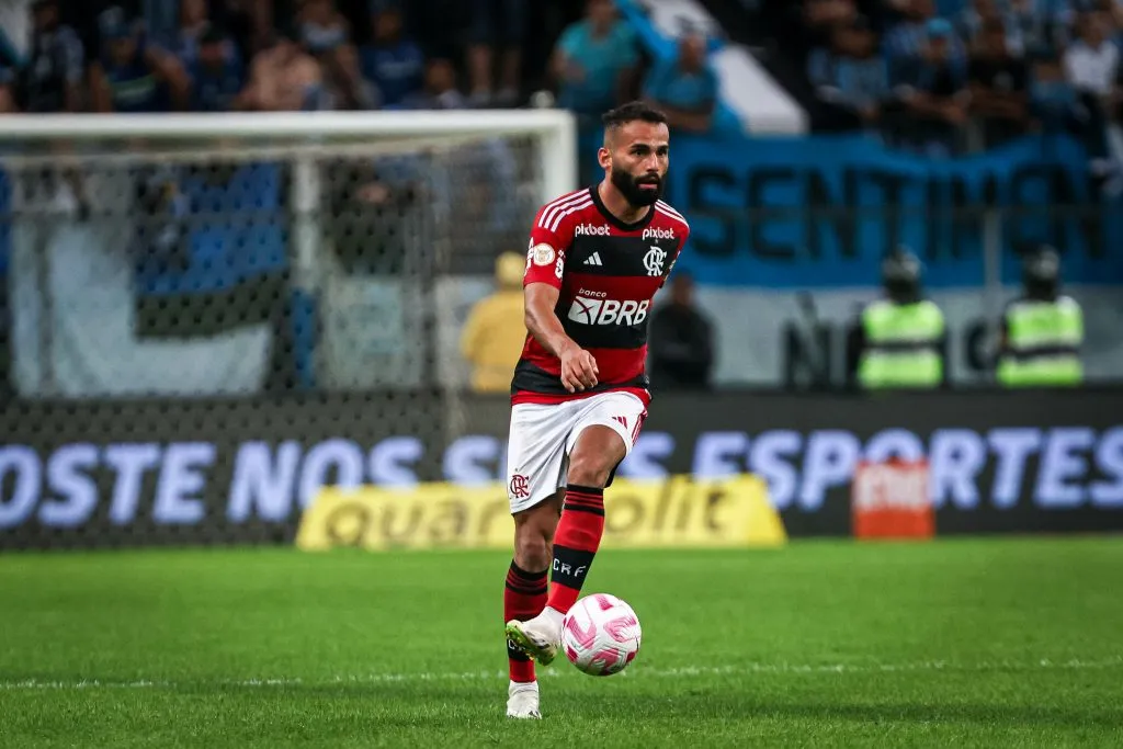 Thiago Maia jogador do Flamengo durante partida contra o Gremio no estadio Arena do Gremio pelo campeonato Brasileiro A 2023. Maxi Franzoi/AGIF