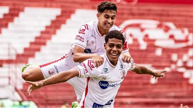 Foto: Reprodução/Instagram - Caio Suassuna em jogo pelo Náutico