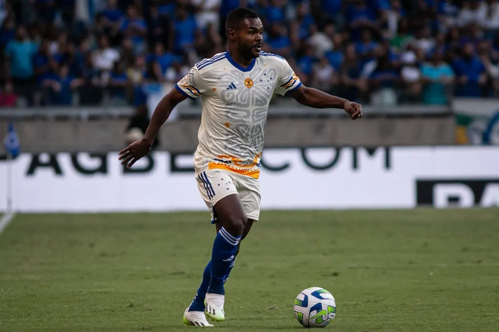 MG – BELO HORIZONTE – 05/11/2023 – BRASILEIRO A 2023, CRUZEIRO X INTERNACIONAL – Nikao jogador do Cruzeiro durante partida contra o Internacional no estadio Mineirao pelo campeonato Brasileiro A 2023. Foto: Fernando Moreno/AGIF