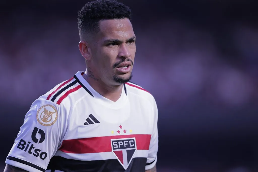 Luciano jogador do Sao Paulo durante partida contra o Santos no estadio Morumbi pelo campeonato Brasileiro A 2023. Foto: Ettore Chiereguini/AGIF