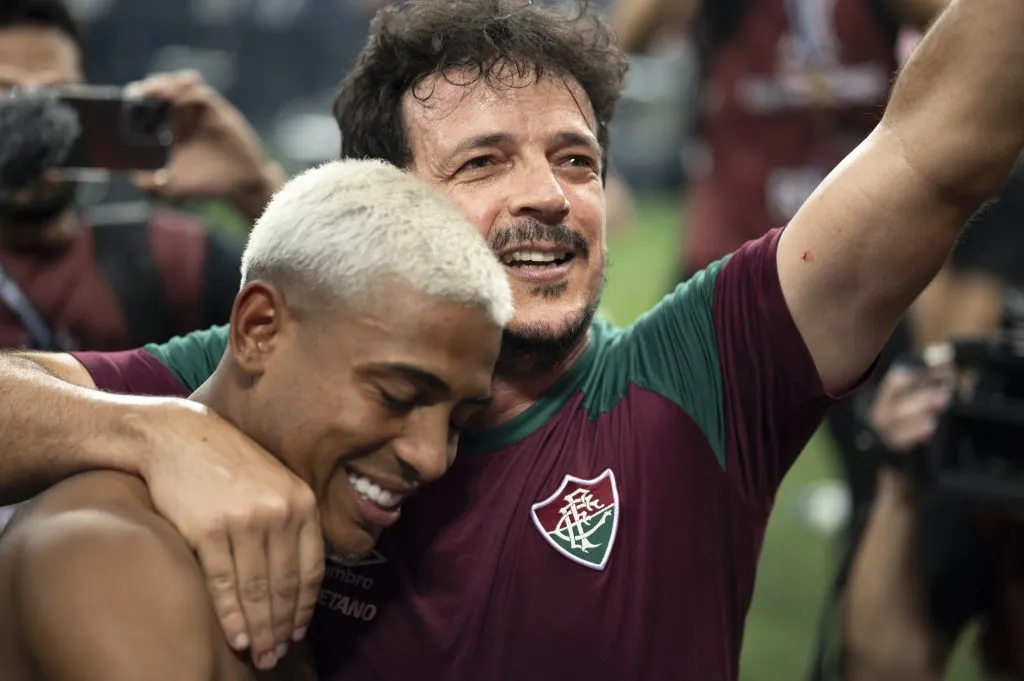 John Kennedy e Diniz comemoram o título ineditoFoto: Jorge Rodrigues/AGIF