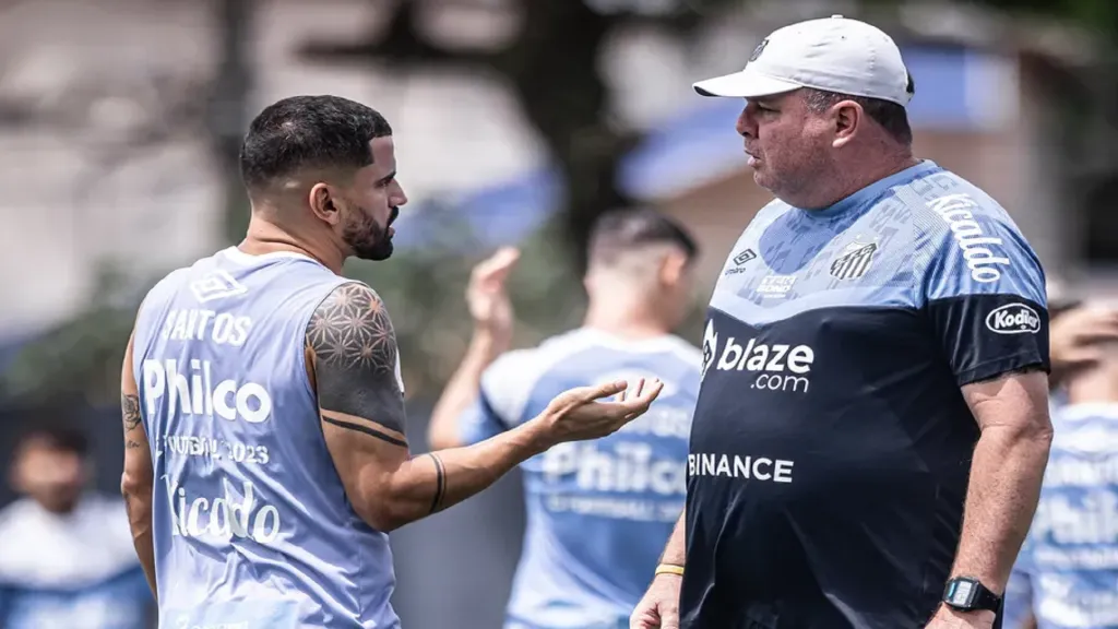 Tomás Rincón e Marcelo Fernandes em treino do Santos – Foto: Raul Baretta/Santos FC