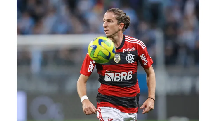 RS - PORTO ALEGRE - 26/07/2023 - COPA DO BRASIL 2023, GREMIO X FLAMENGO - Filipe Luis jogador do Flamengo durante partida contra o Gremio no estadio Arena do Gremio pelo campeonato Copa do Brasil 2023. Foto: Pedro H. Tesch/AGIF
