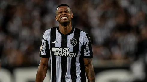 Botafogo precisa vencer o Vasco em São Januario para manter liderança do Brasileirão. Thiago Ribeiro/AGIF